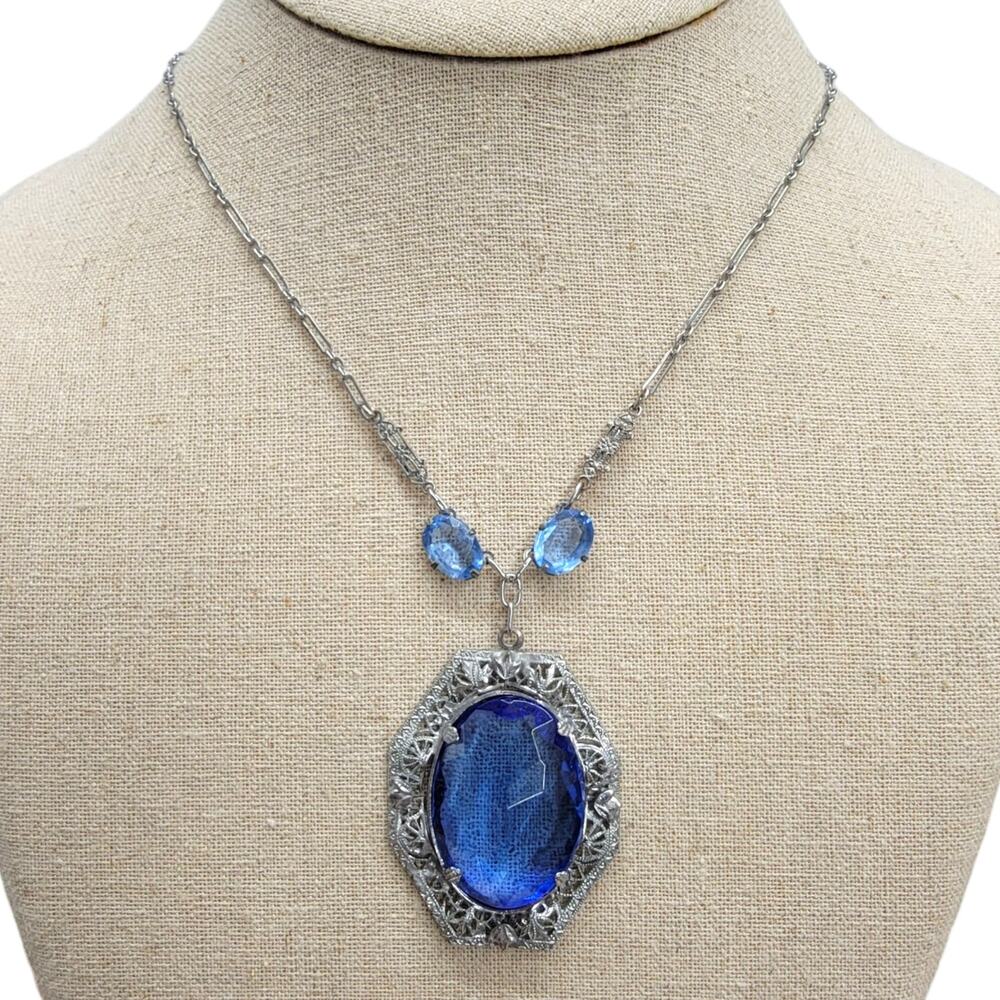 Vintage Art Deco Silver Tone Filigree Sapphire Blue Glass Pendant Necklace